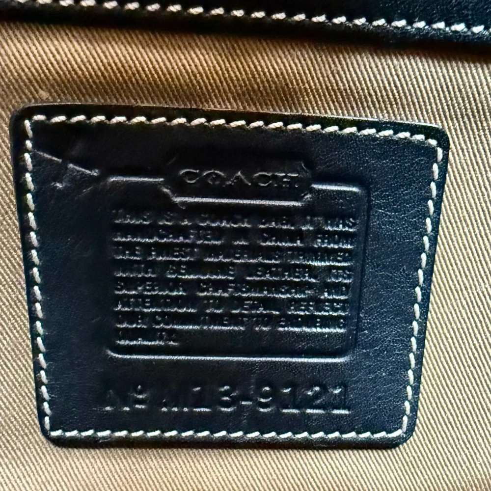 Vintage Coach Legacy Canvas Saddle Field Bag - Picture 11 of 12